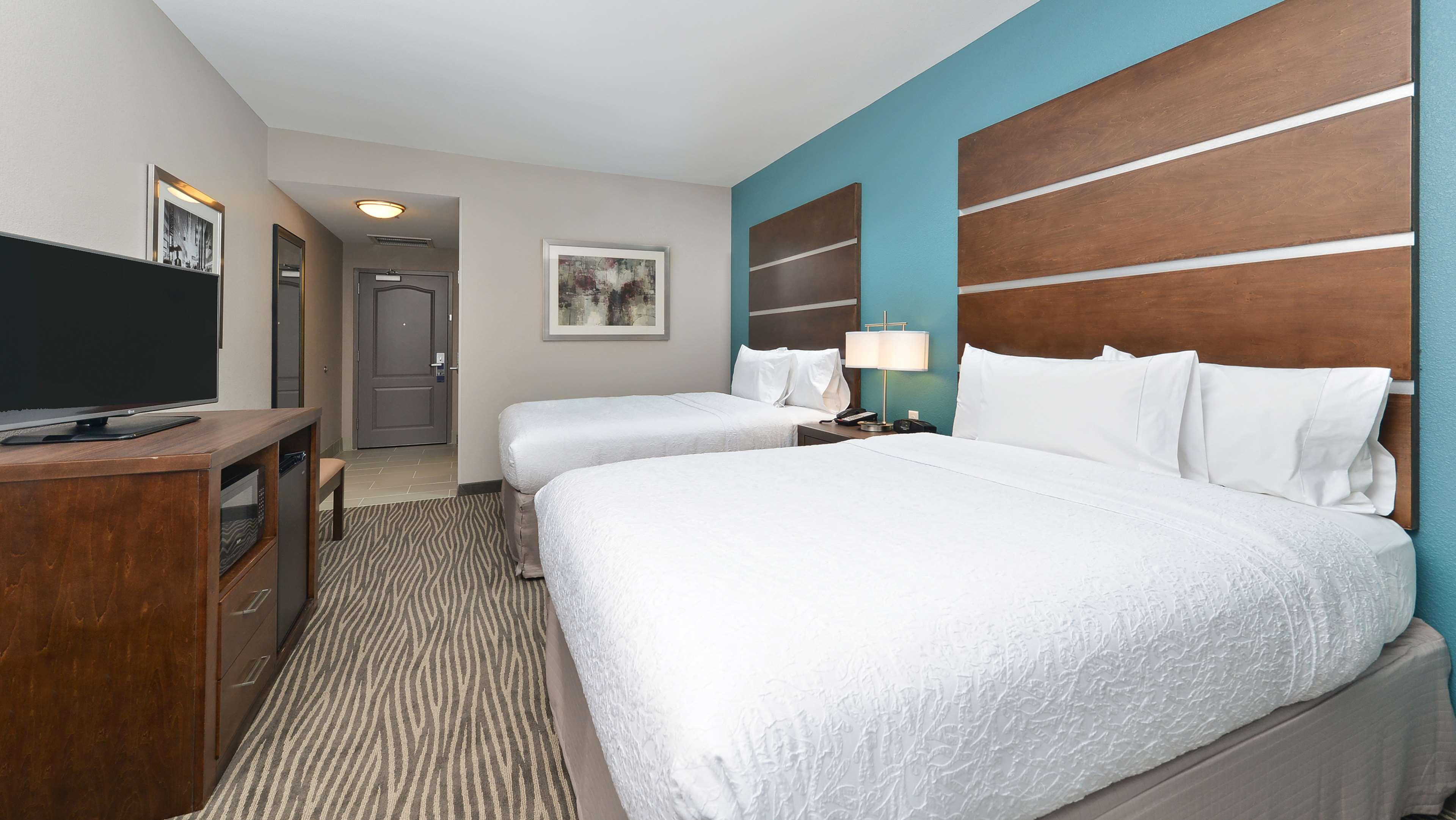 Hampton Inn & Suites Des Moines Downtown Exterior foto